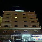 Super Oyo 144 Al Tawasi Furnished Apartments
